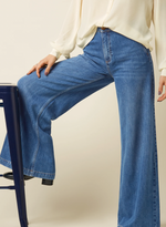 Lade das Bild in den Galerie-Viewer, Wide Leg Jeans in Stone Denim
